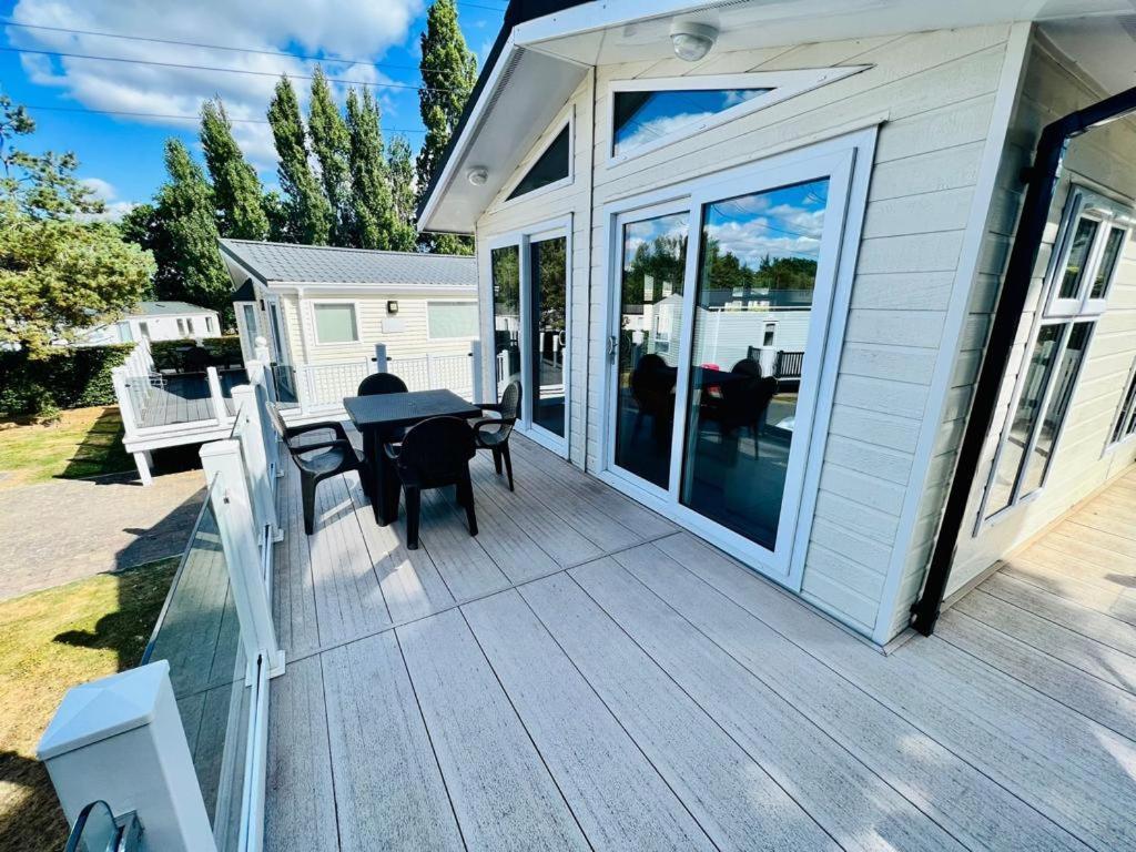 Waterfall Retreat Poole Εξωτερικό φωτογραφία